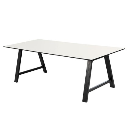T1-sobe-Oak-Black-with-Alpino-Laminate_KVADRAT